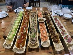 -胡须哥网红竹筒菜