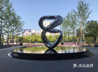 五一期间去的，距离迪士尼5公里，进去排了好长时间队