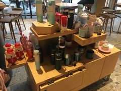 零售区-星巴克臻选(济南恒隆店)