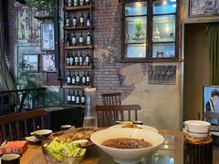 -临界音乐酒馆·小龙虾·江湖菜(华熙LIVE·鱼洞店)