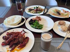 -南郊宾馆·风味自助餐厅·山东十六地市特色菜