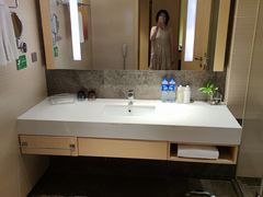-苏州汇融广场假日酒店