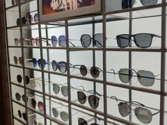 -回瑞眼镜·蔡司·依视路官方授权店(广益路万达店)