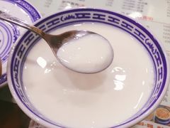 -赵记传承特色牛奶甜品(泉城广场店)