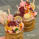 开来南京一定要吃的巨无霸冰激凌桶！料超多！