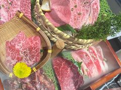 -山川小町·极番烧肉(新地假日广场店)