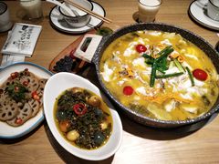 -山城外·非遗酸菜鱼(新都汇融店)