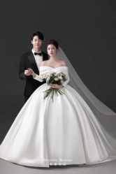 -喜爱高定婚纱摄影