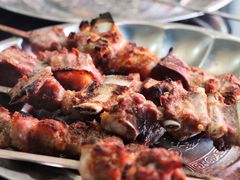 -烤肉小伙烤肉店