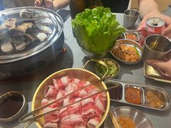 -围炉肉舍•炭烤活鳗•丹东海鲜烤肉(步行街店)