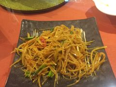 -香巴拉云南餐厅(华莱坞店)