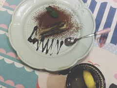 -Rabbit Cafe私房西餐甜点咖啡(栖霞路店)