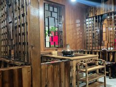 大堂-果松木炭酸菜铜火锅·外婆参鸡汤