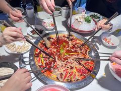 -茅草房·河畔园林火锅