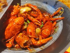 -肥肥虾庄·金牌油焖大虾(汉街SKP店)