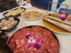 -鲜入围煮花胶鸡海鲜火锅
