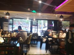 大堂-喝丢一只鞋海鲜烧烤·海肠捞饭(东关街店)