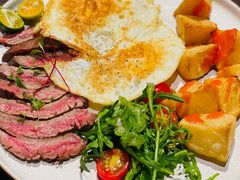 澳大利亚侧腹牛排蔬菜色拉-Brut Eatery Wine Bar & Restaurant (建国东路店)