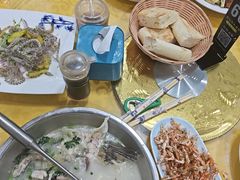 -雪湖煜辰鱼头老店(雪野湖店)