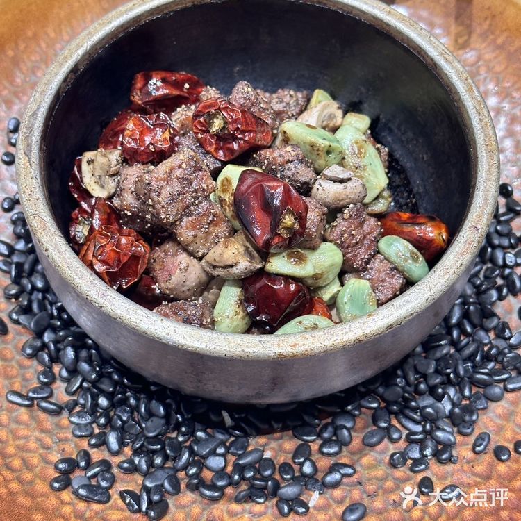 有一处静谧的私宴餐厅，专为追求品质生活的您打造