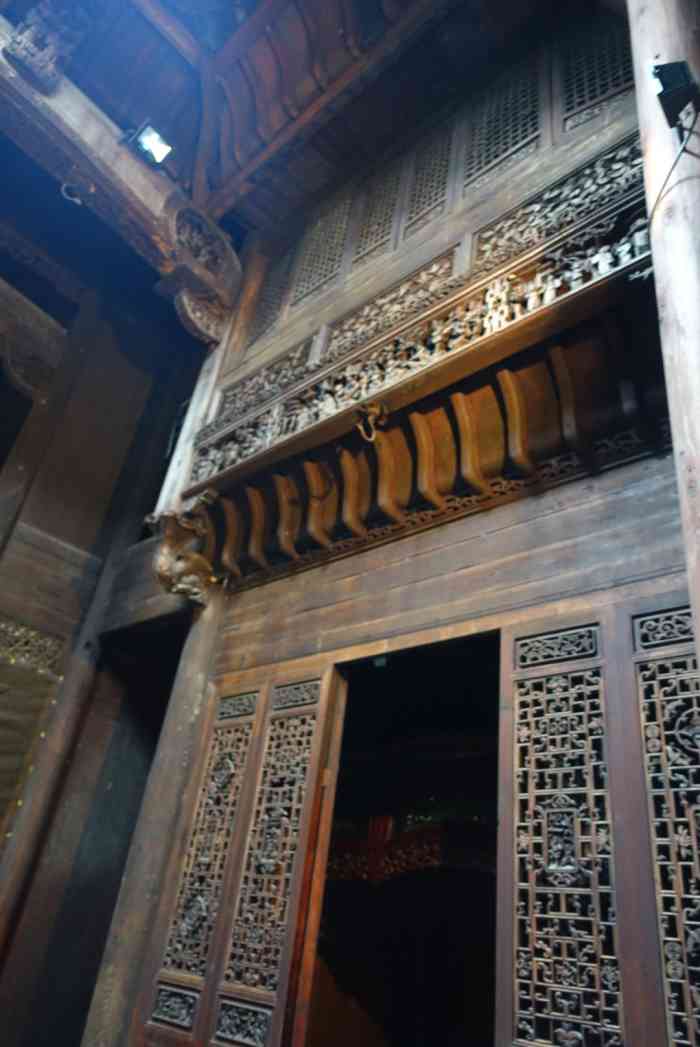 狮冈胜览-"深山奥里的瑶里古镇,居然建有这么一座欧式.