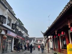 -朱家角影剧院-地面停车场