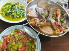 小溪鱼煲-李东农庄(中南百草园地标店)