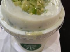 牛油果奶昔-茉酸奶(松江开元地中海店)