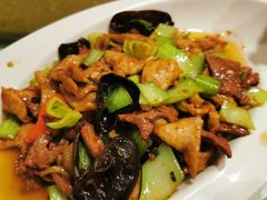 老北京爆三样-鑫巴蜀小镇 · 水煮鱼专研店(玉桥店)
