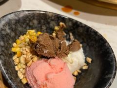 冰淇淋自助-哥老官重庆美蛙鱼头(西湖银泰十一哥店)