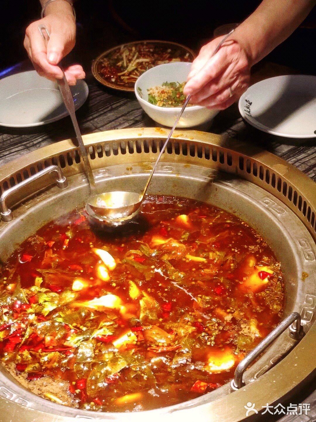 成都探店｜王宝器麻椒鱼，重庆人惊呼——霸道！