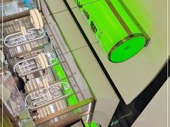 -洪氏嗨捞·广东猪肚鸡·椰子鸡火锅(西咸万象城店)