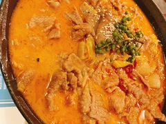 自制泡菜牛肉汤锅-付掌柜在成都·热炒砂锅集(金禾店)
