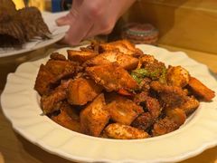 传统馕炒肉-阿里家·新疆烤肉酒場 by MIG