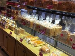 面包甜点陈列柜-味多美(民星路店)