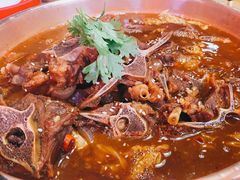 -虾弄弄海派小龙虾·牛羊蝎子火锅