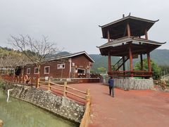 -十万大山布透温泉