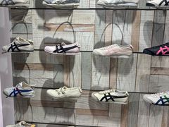 -Onitsuka Tiger(港汇恒隆广场店)