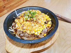 铁板肥牛饭-犀牛家猪排