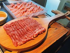 鲜肉现切羊腿肉-南门四季铜锅涮肉(东坝店)