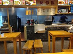 -呷佬·长沙手工米粉(金沙江路店)