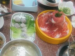 -四囍码头海鲜烧烤自助火锅(外滩南京东路悦荟广场店)