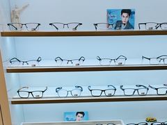 -罗伯特眼镜·蔡司官方授权(前海桂湾店)