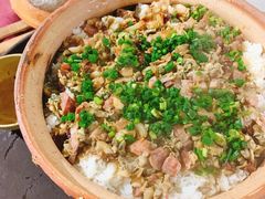 蚝粒腊味煲仔饭-蚝家菜馆(沙井店)