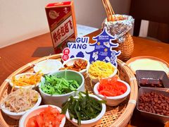 -包整·丝娃娃(一览甲秀楼风景店)