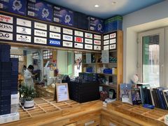 -豪门视光·星趣控·蔡司依视路眼镜代理商(中央大街店)