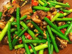 蒜苔炒黄鳝-丹江口渔村·湘味厨房(桃园店)