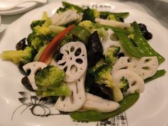-吴记酱骨炖菜馆(西大直街店)