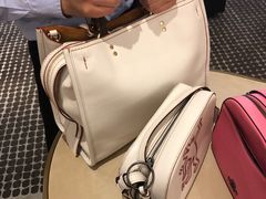 -COACH蔻驰(银泰店)