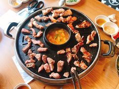 -江南猪肉商会无限续吃(弘大店)